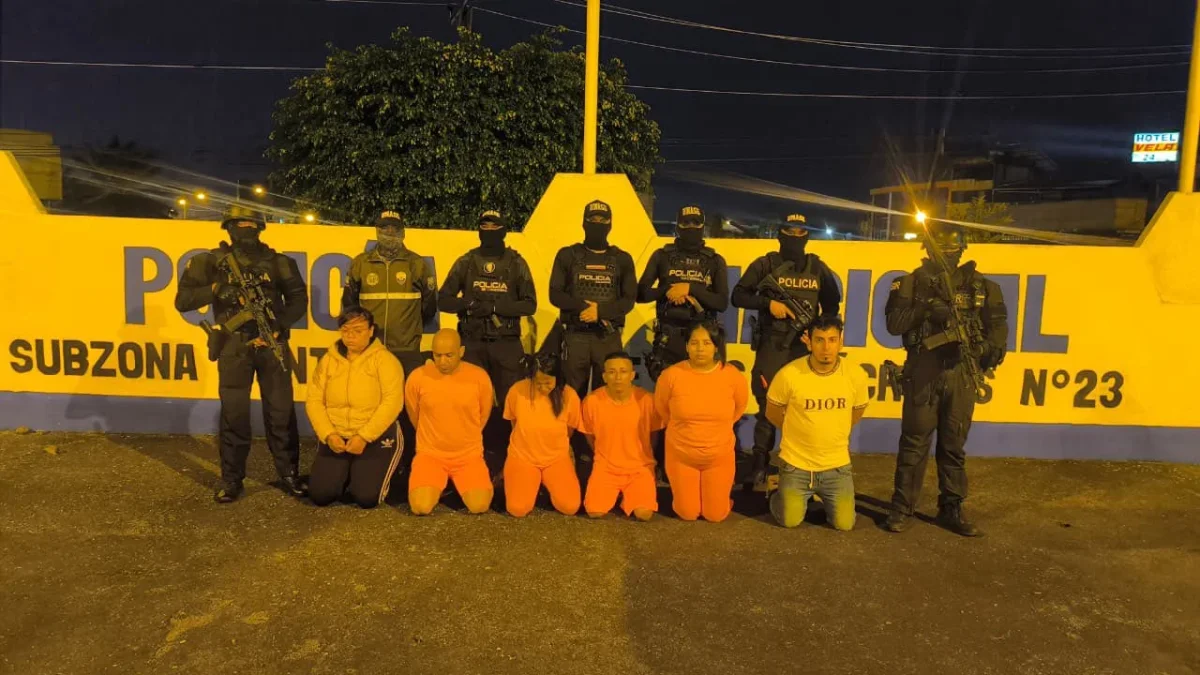 Desarticulan banda de extorsión a cooperativas de transporte en Quito y Santo Domingo con siete detenidos