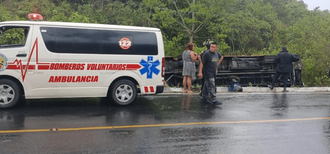 Cuatro accidentes de tránsito dejan un fallecido y varios heridos en Guatemala
