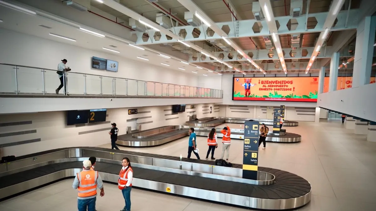 Aerocivil pone en operación nueva zona de equipajes en el aeropuerto Ernesto Cortissoz y anuncia inversiones para finalizar su modernización