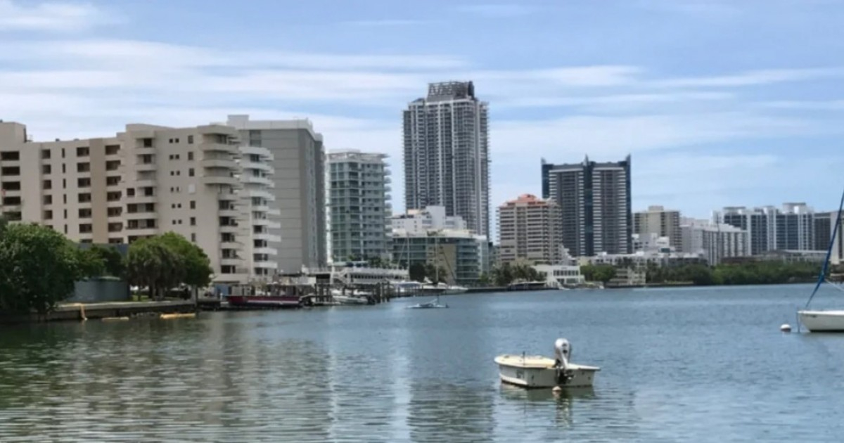 DeSantis lanza calculadora para estimar ahorro de impuestos a la propiedad en Florida
