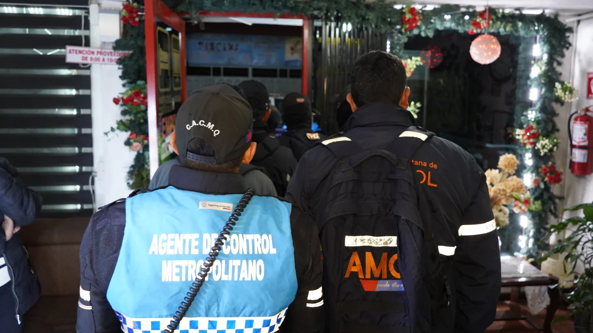 Operativos en Quito detectan irregularidades en hostales y hallan imágenes de la Santa Muerte