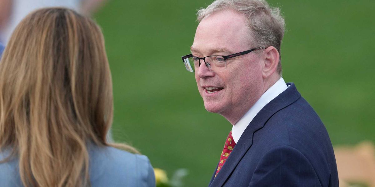 Kevin Hassett faces criticism after comments on credit card delinquencies in Fox News interview