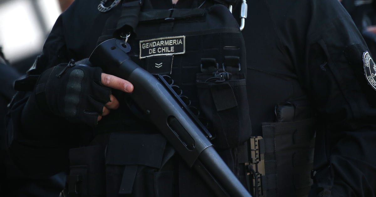 Fiscalización nocturna revela deficiencias de seguridad y falta de vigilancia en recintos penitenciarios de Aysén
