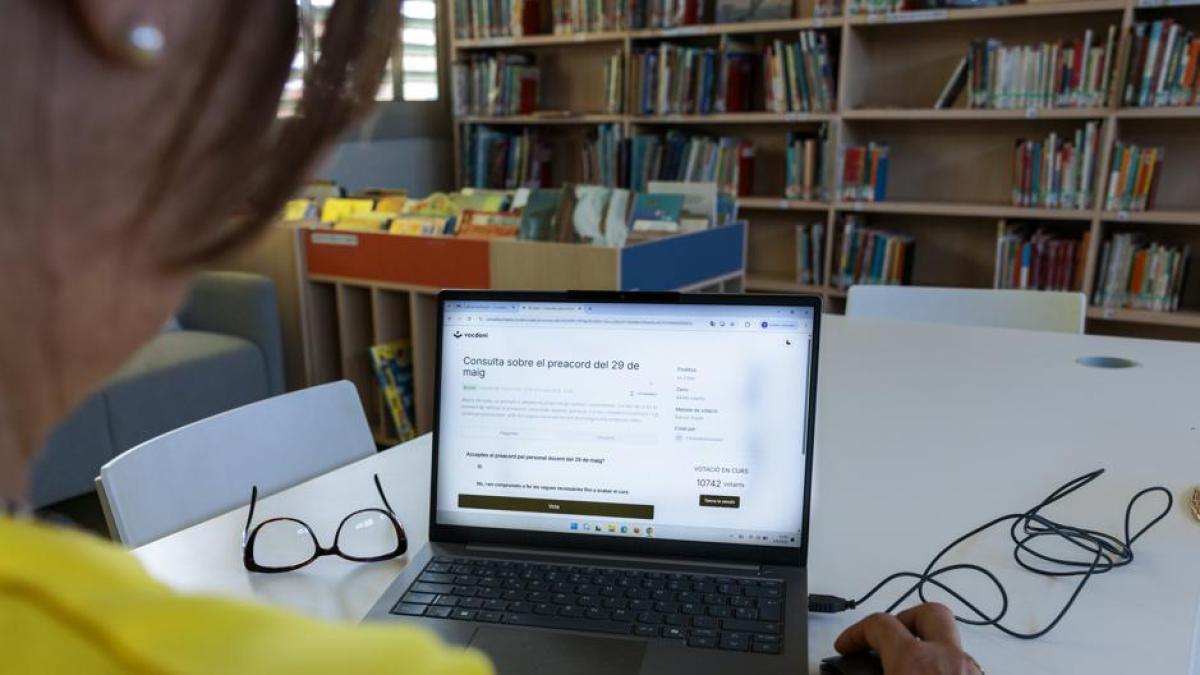 El profesorado rechaza el preacuerdo educativo en Catalunya y mantiene la convocatoria de huelgas
