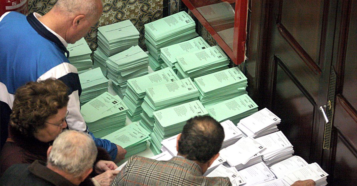 Impacto de la huelga de Renfe en Sevilla y análisis del voto por sectores según el CIS en Andalucía