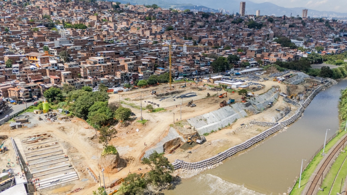 Avanza al 30% el proyecto Primavera Norte en Medellín con nueva intervención en la cancha Villa Niza