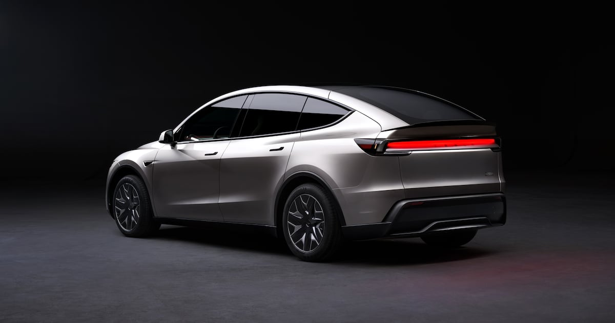 Tesla introduces six-seater long-wheelbase Model Y L in the United States market