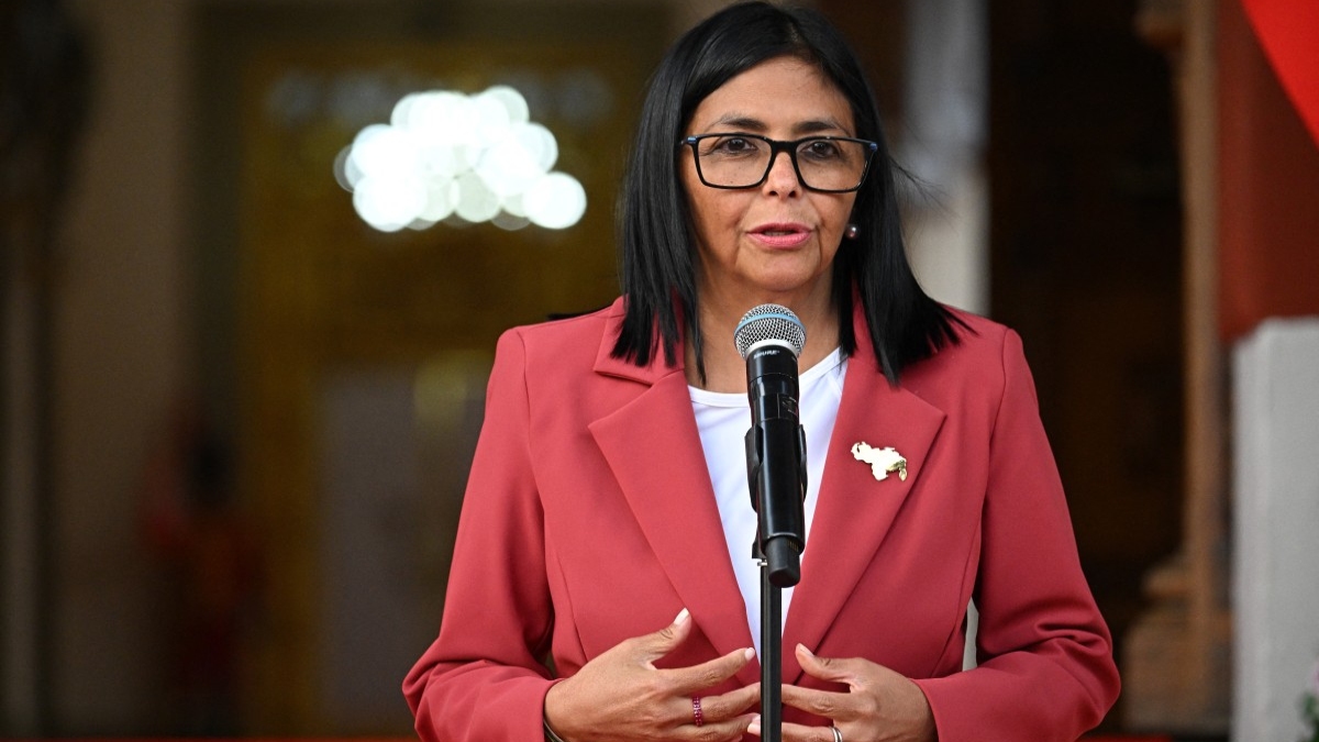 Delcy Rodríguez informa que tiene un problema de salud y continuará con sus labores en Venezuela
