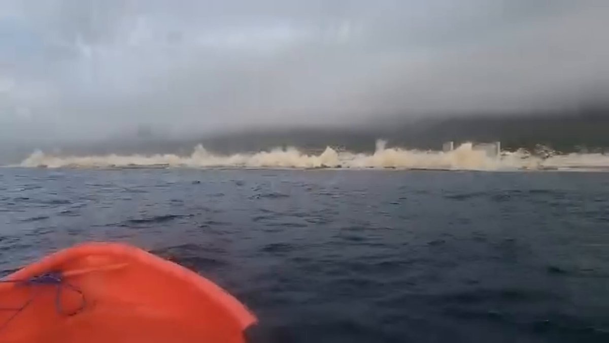 Pescador relata cómo sintió desde el mar los terremotos en La Guaira