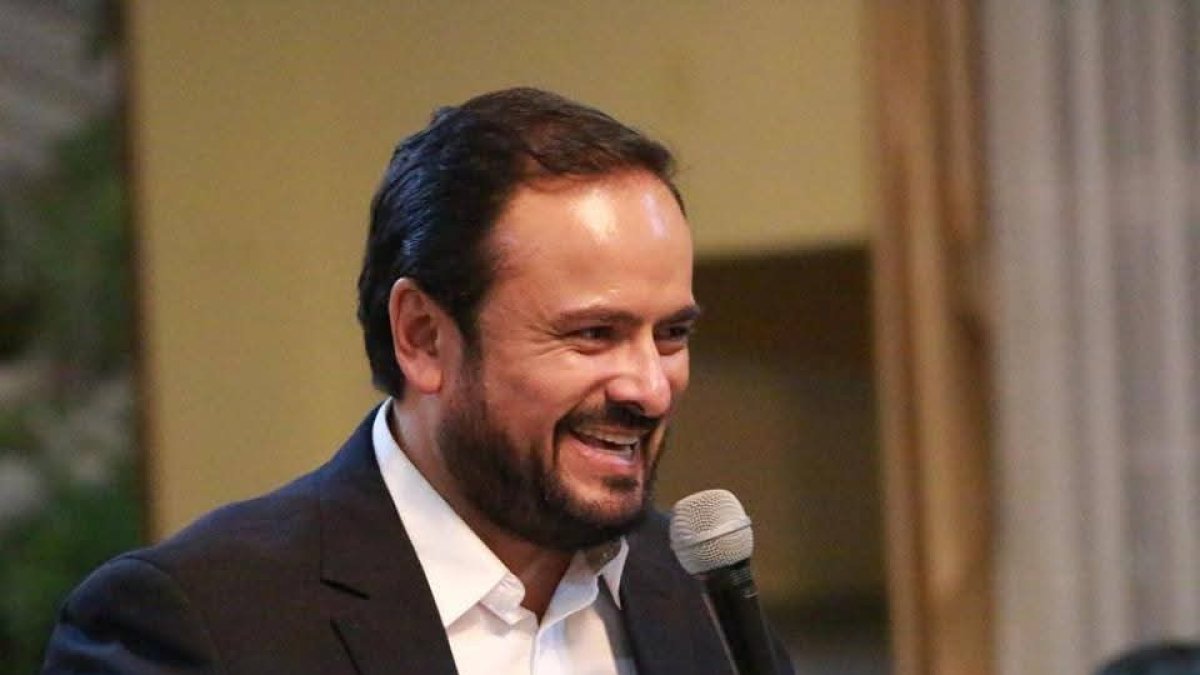 Paúl Carrasco presenta alianza política para contender por la Alcaldía de Cuenca