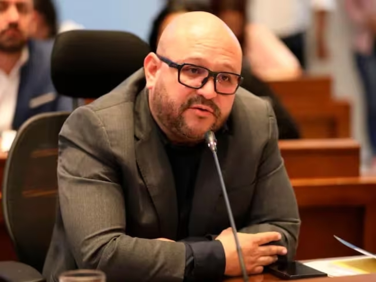 Concejal enfrenta investigación por declaraciones sobre bombardeo de zonas de victoria de Cepeda