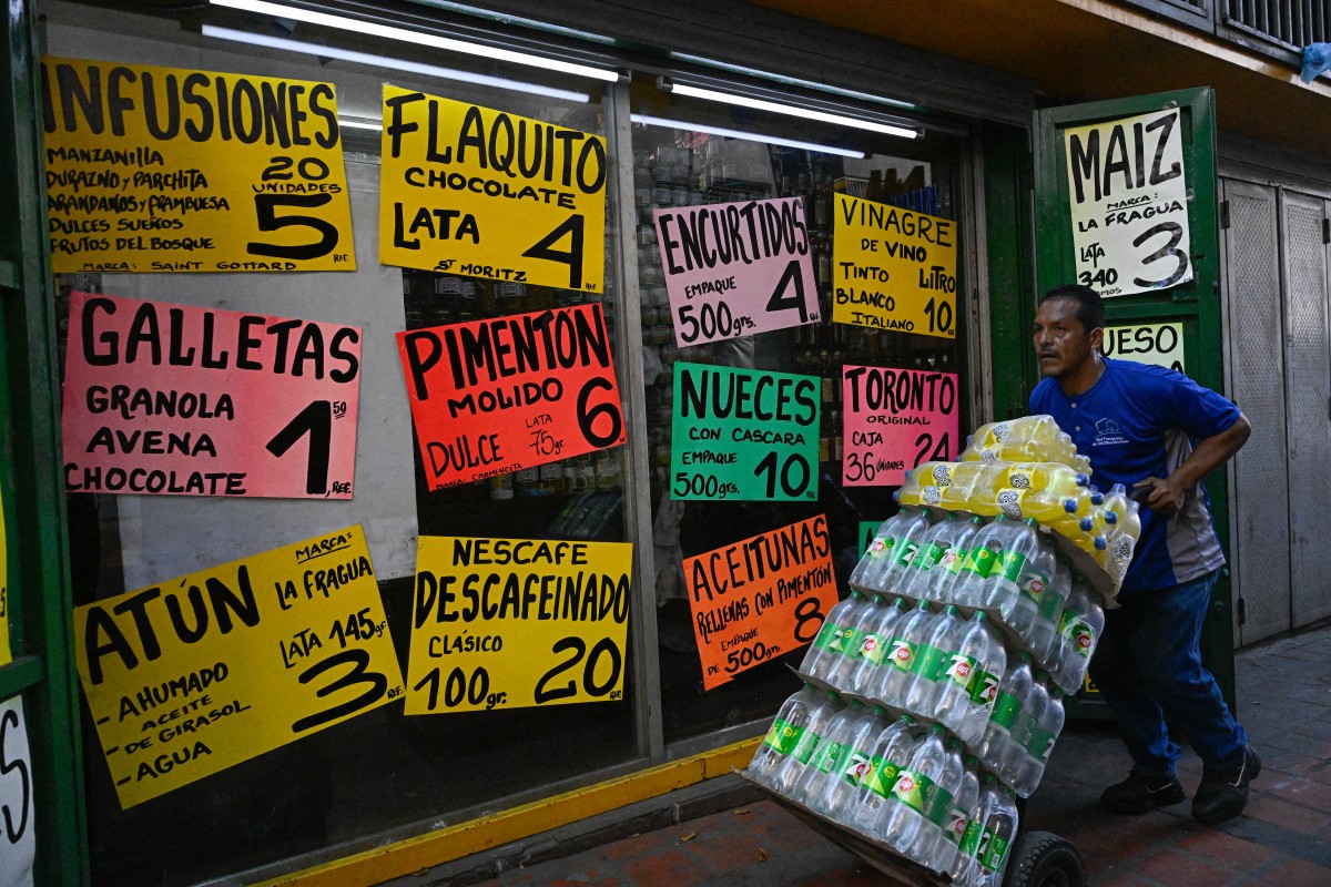 Venezuela enfrenta aceleración de devaluación y ajuste en tipo de cambio