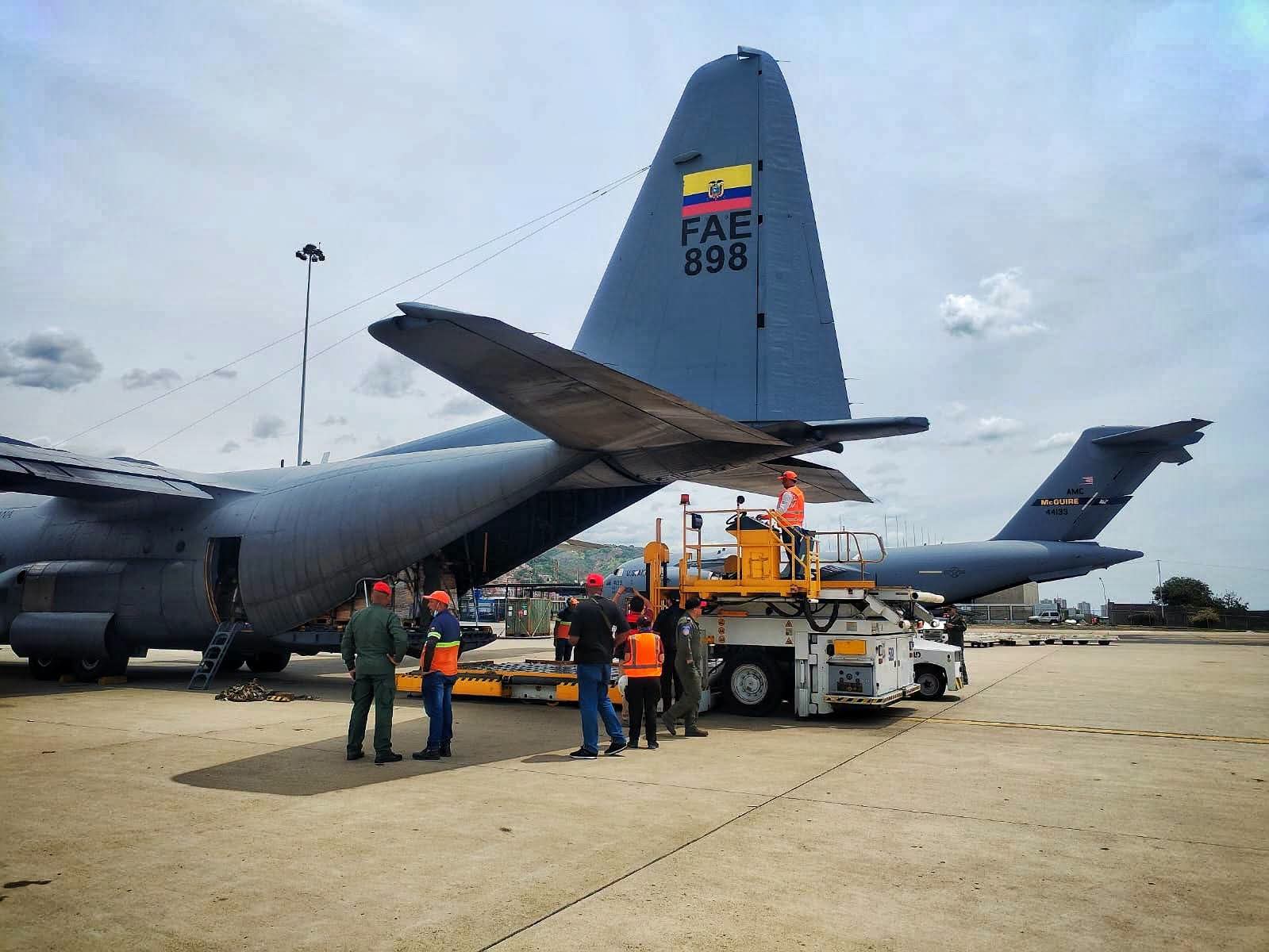 Ecuador envía ayuda humanitaria y rescata a civiles tras terremotos en Venezuela