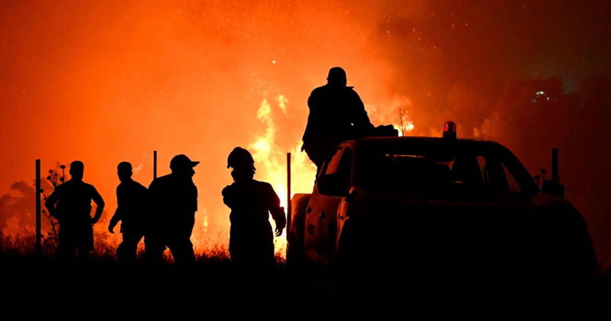 Incendios forestales en Portugal y Grecia movilizan refuerzos europeos en medio de ola de calor