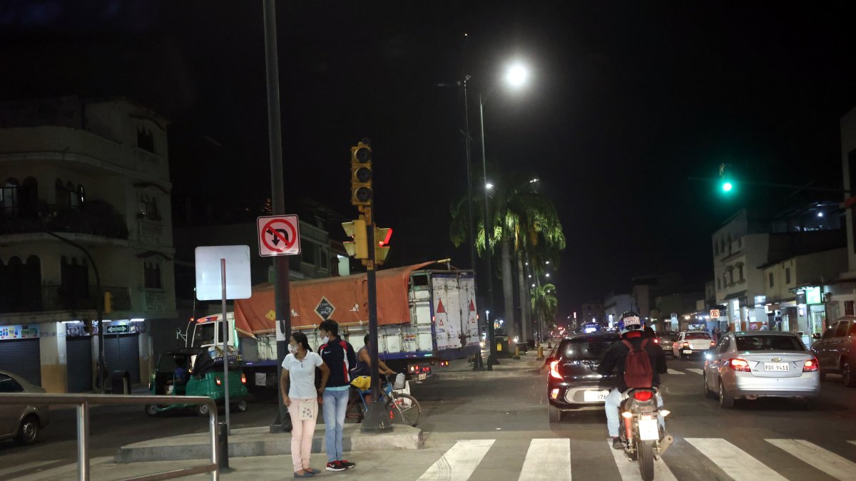 Policía detiene a dos sospechosos tras asalto en bus de Guayaquil