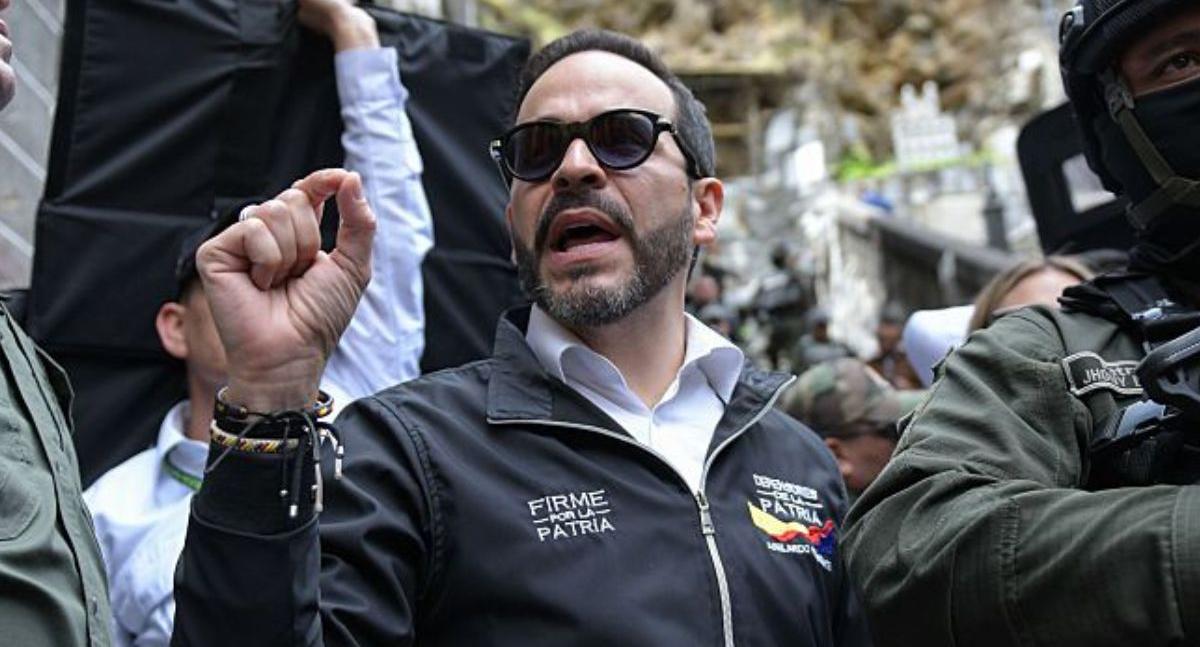 De la Espriella denuncia irregularidades en el gobierno de Petro y anuncia denuncias