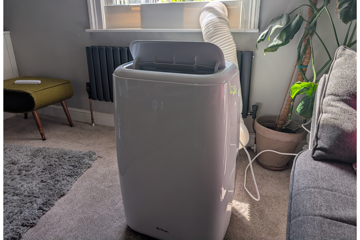 Comparing Portable and Fixed Air Conditioning: Costs, Efficiency, and Best Use Cases for UK Homes