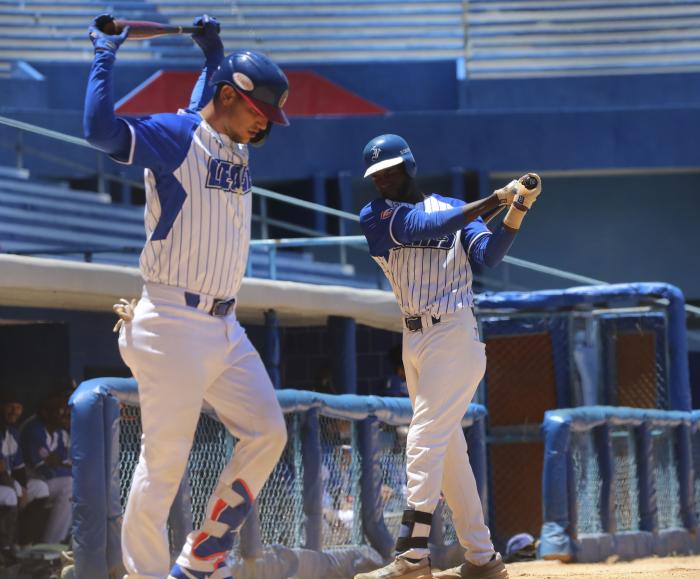Industriales lideran la final de la Liga Élite