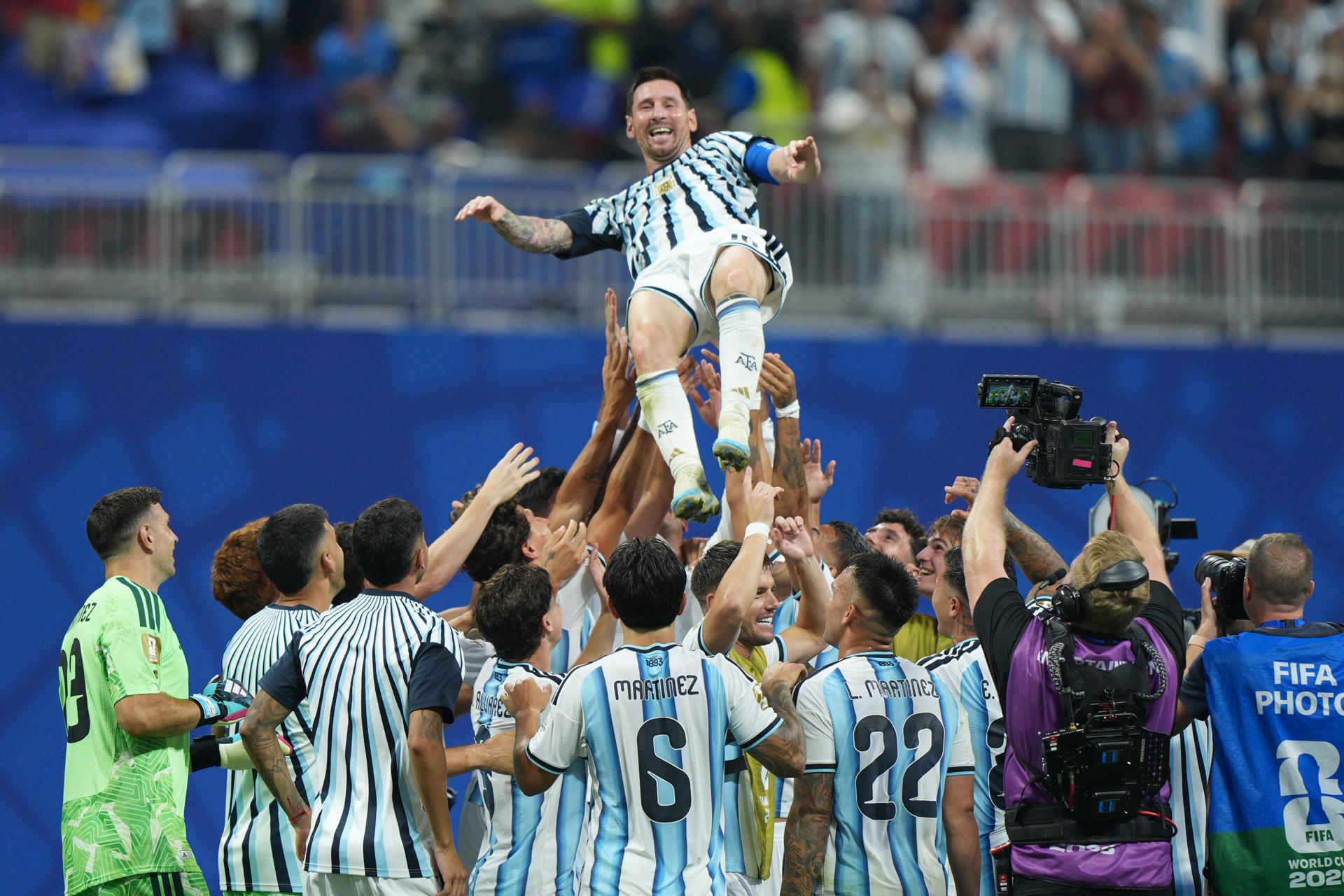 Messi supera a Maradona como máximo asistente en la historia de los Mundiales y sigue ampliando sus récords con Argentina