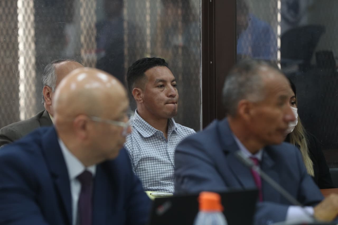 Juicio por ejecuciones extrajudiciales en San Andrés Itzapa: 7 ex policías acusados