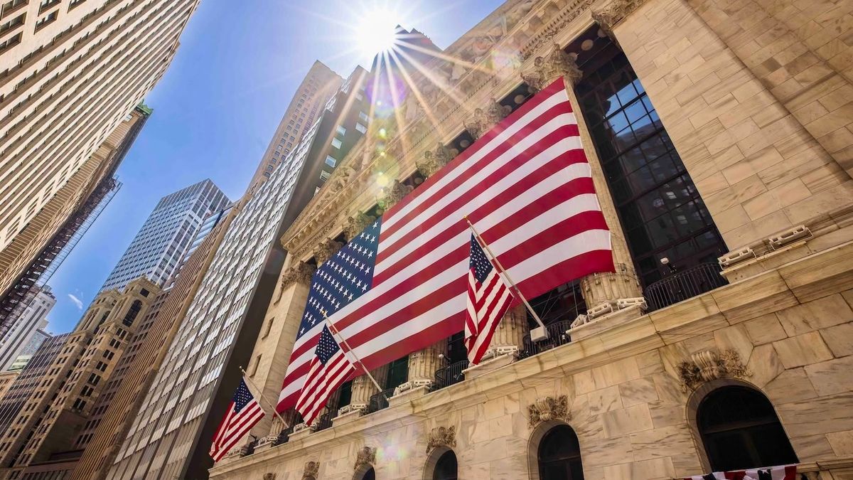 Las acciones tecnológicas impulsan a Wall Street mientras Micron lidera las subas tras anunciar fuertes inversiones en Estados Unidos