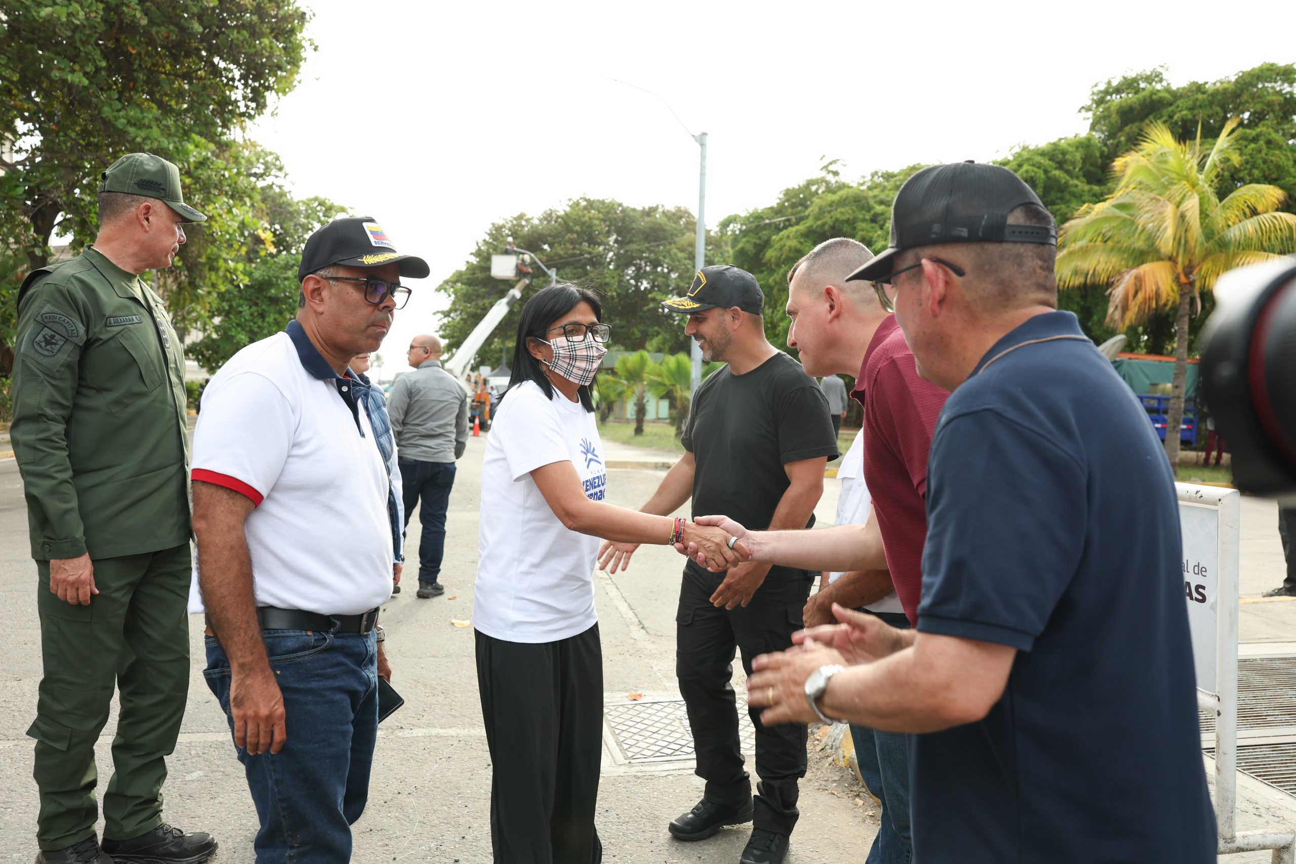 Recuperación parcial de servicios en La Guaira tras doble sismo