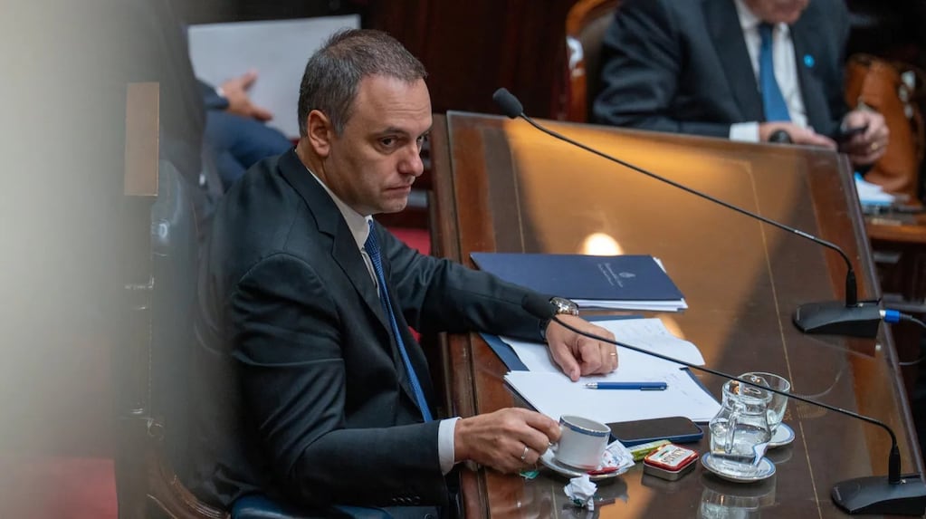 Gobierno mantiene custodia a exjefe de Gabinete por motivos de seguridad