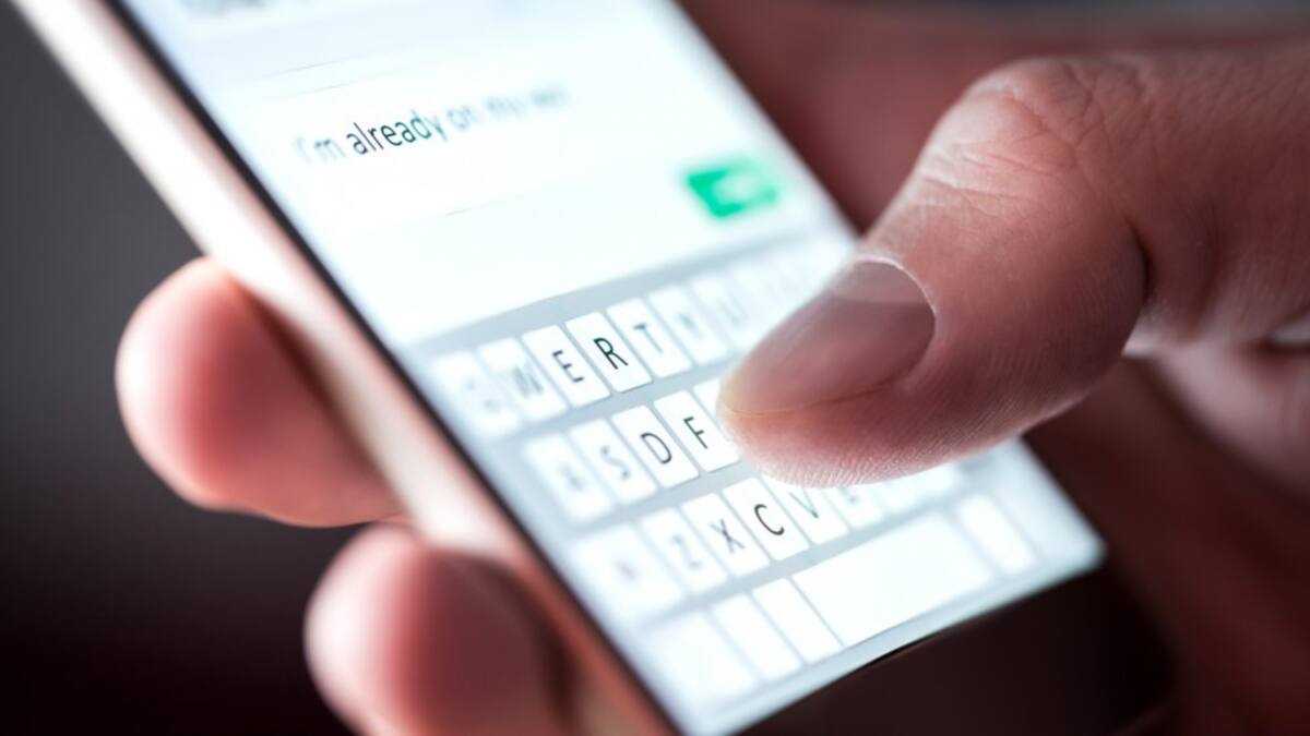 Funny group chat and text messages to make girls laugh