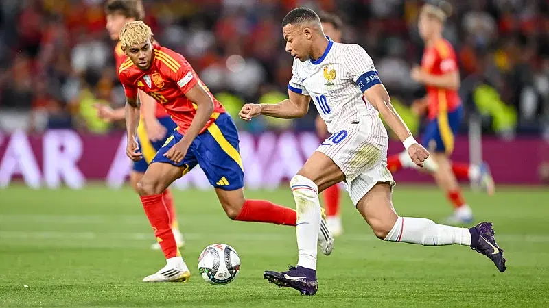 Yamal Seeks to Match Mbappes’ World Cup Legacy in Semi-Final Clash