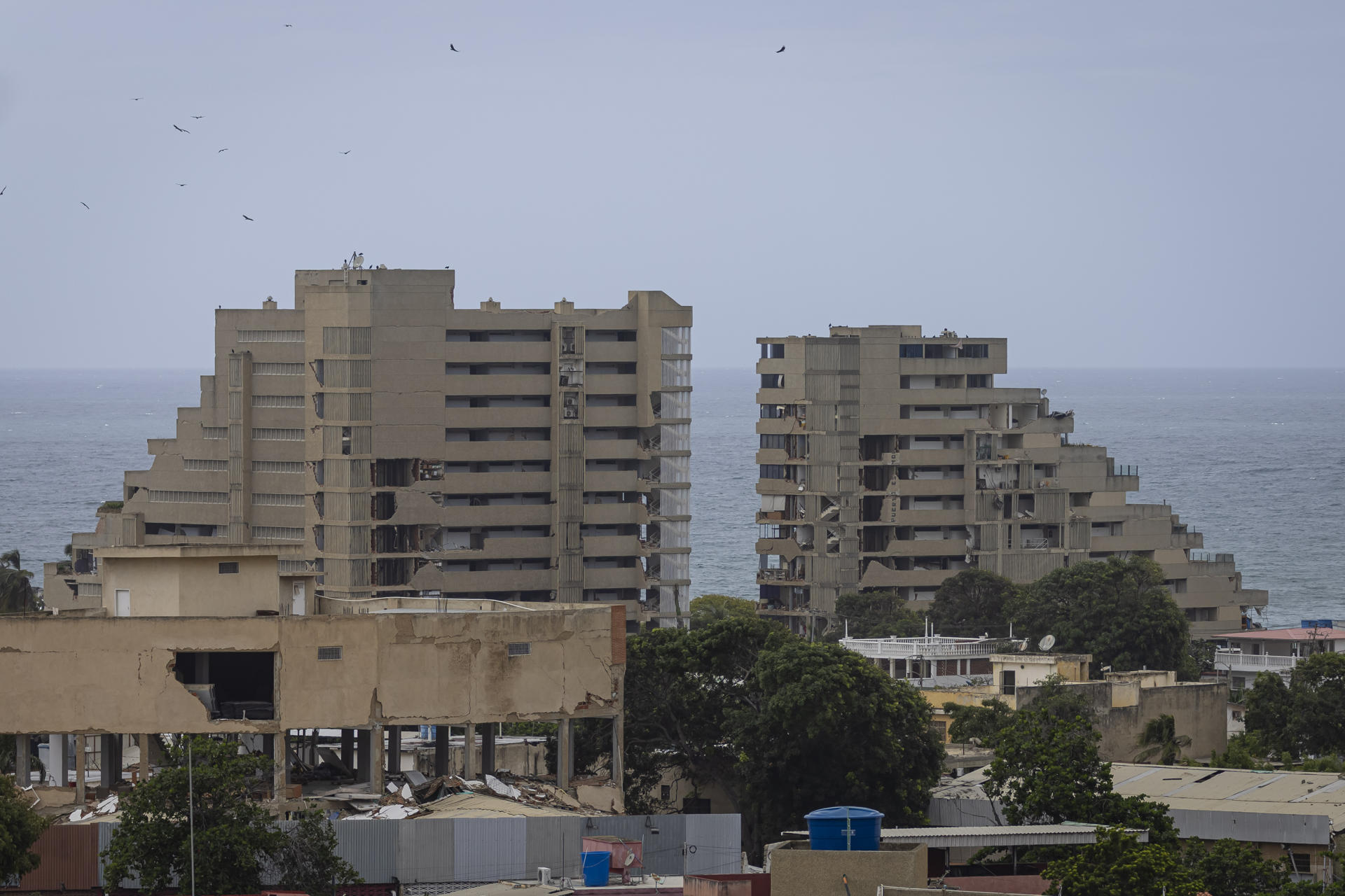 Evaluación de estructuras en Caracas tras sismo revela riesgos significativos