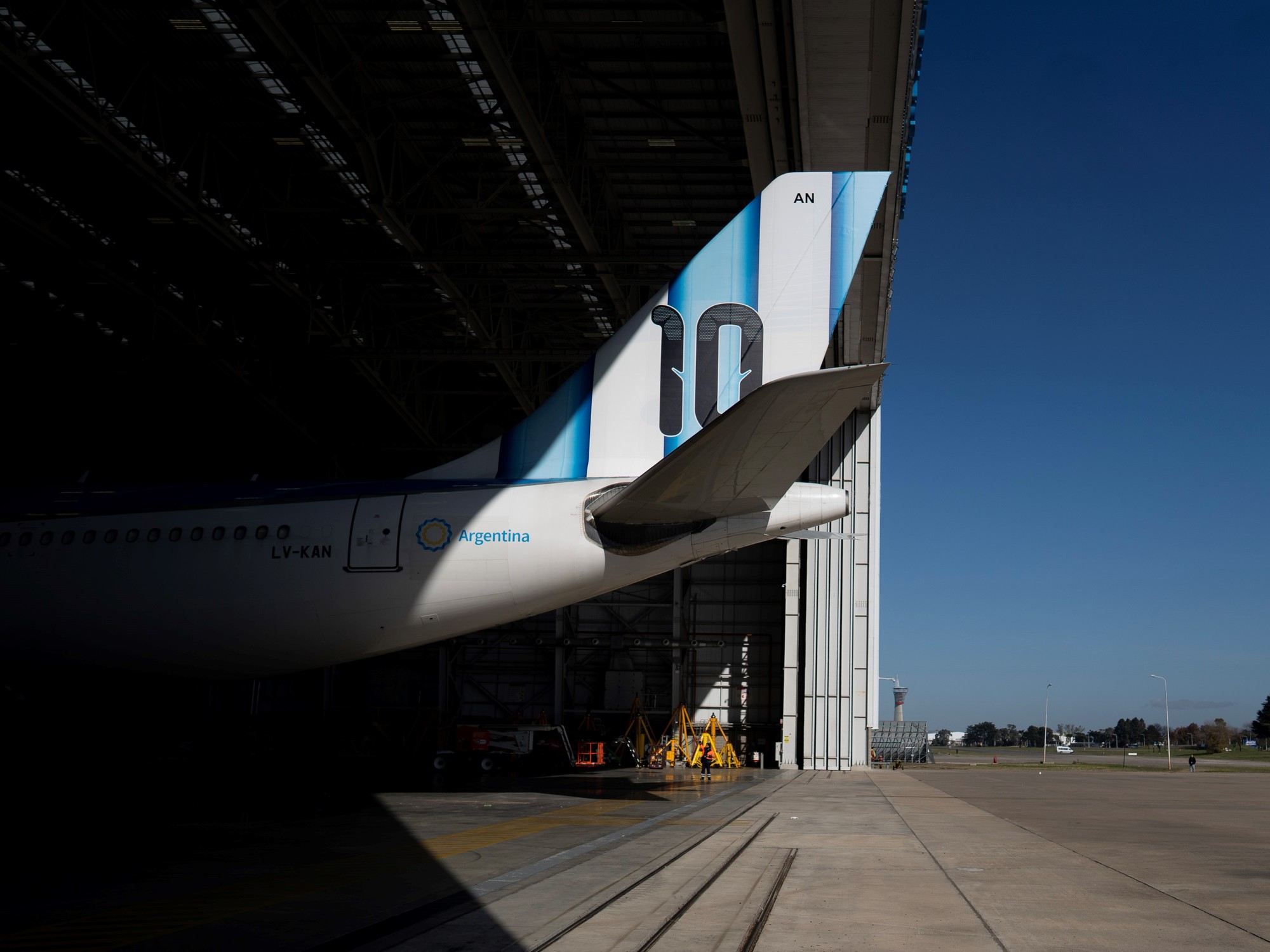 Argentina's Team Returns Home After World Cup Final; Government Considers Holiday
