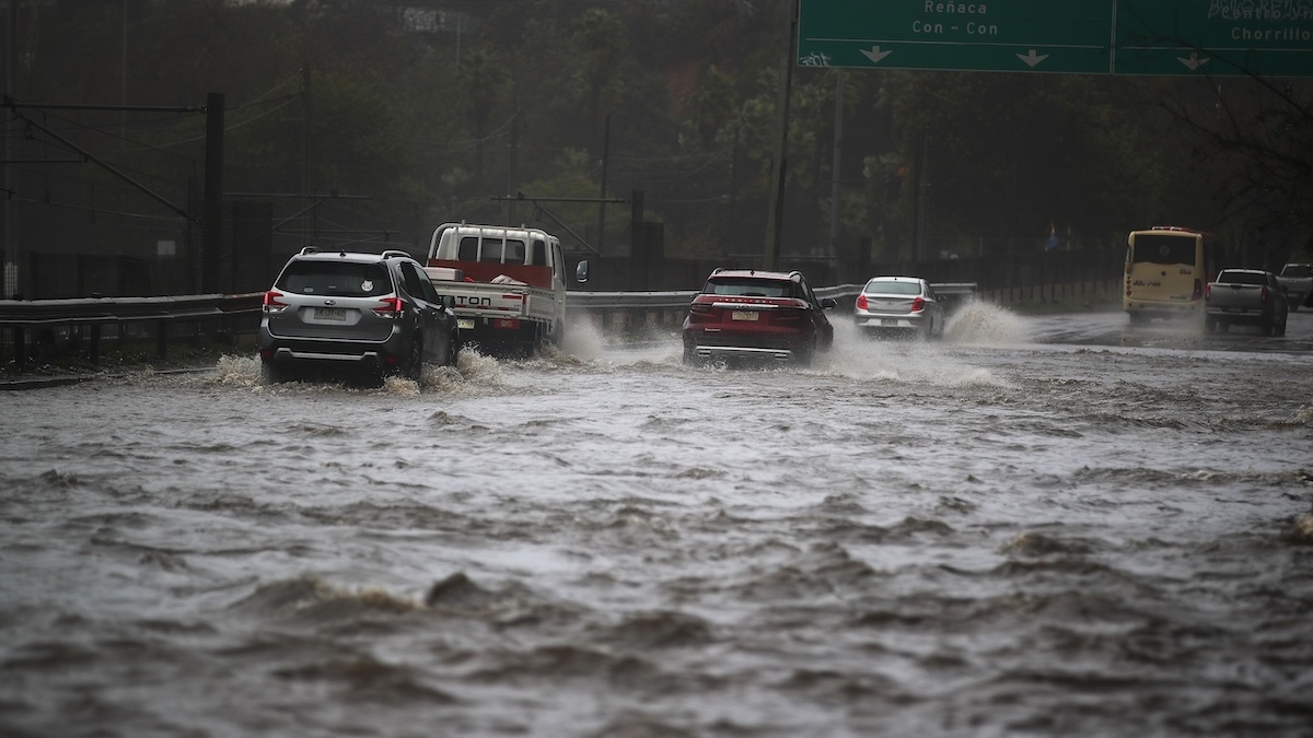 Evacuaciones preventivas en Quilpué y Valparaíso por inundaciones