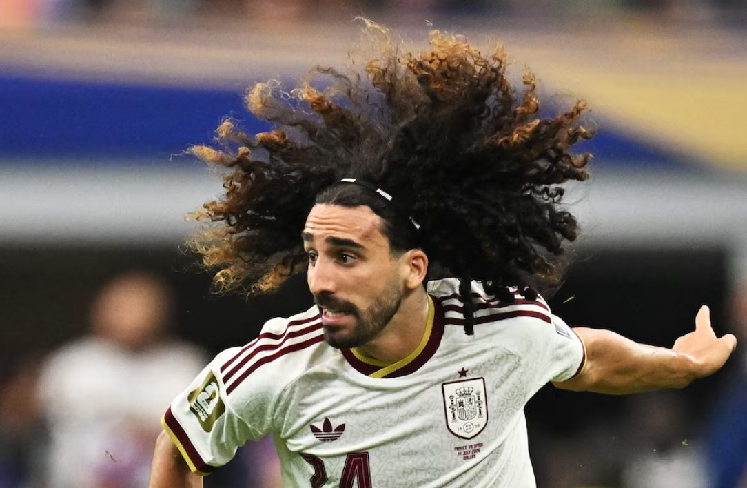 La melena rizada de Marc Cucurella: una historia familiar y deportiva