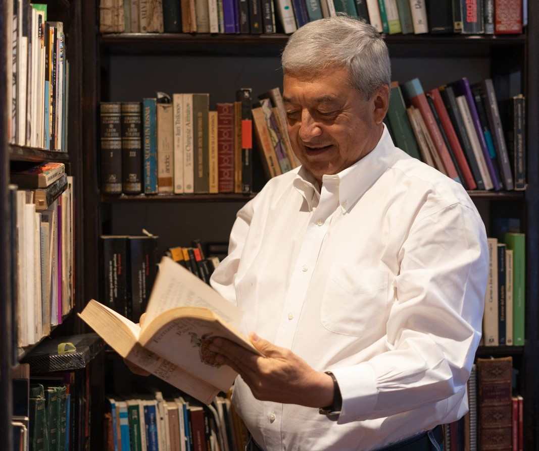 Méndez Vides repasa su trayectoria literaria y los proyectos que fortalecen su legado en Guatemala