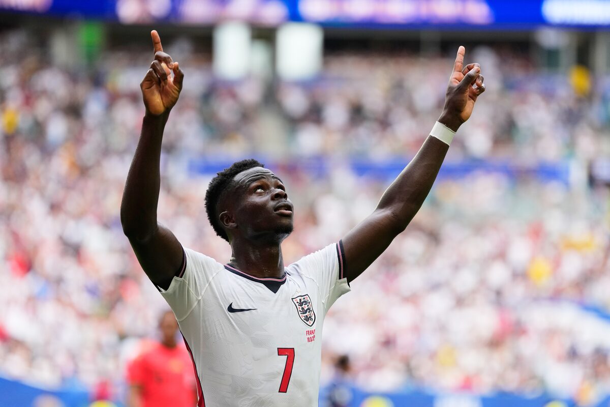 England Takes Command in World Cup Third-Place Match Against France