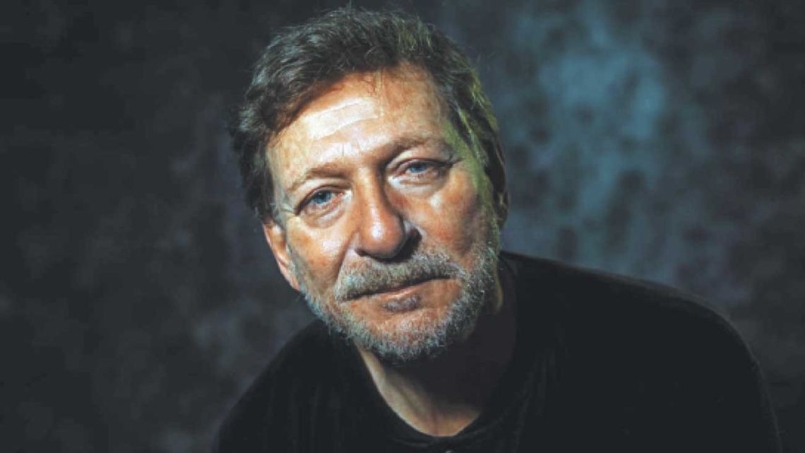 Osmar Núñez reflexiona sobre el teatro argentino y la falta de ficción en la cultura