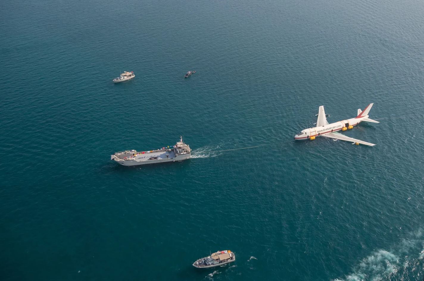 Bahrain's Sunken Boeing 747 Becomes Abandoned Underwater Attraction