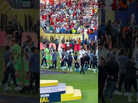 🤨 El feo gesto de Argentina durante la entrega de trofeos a España