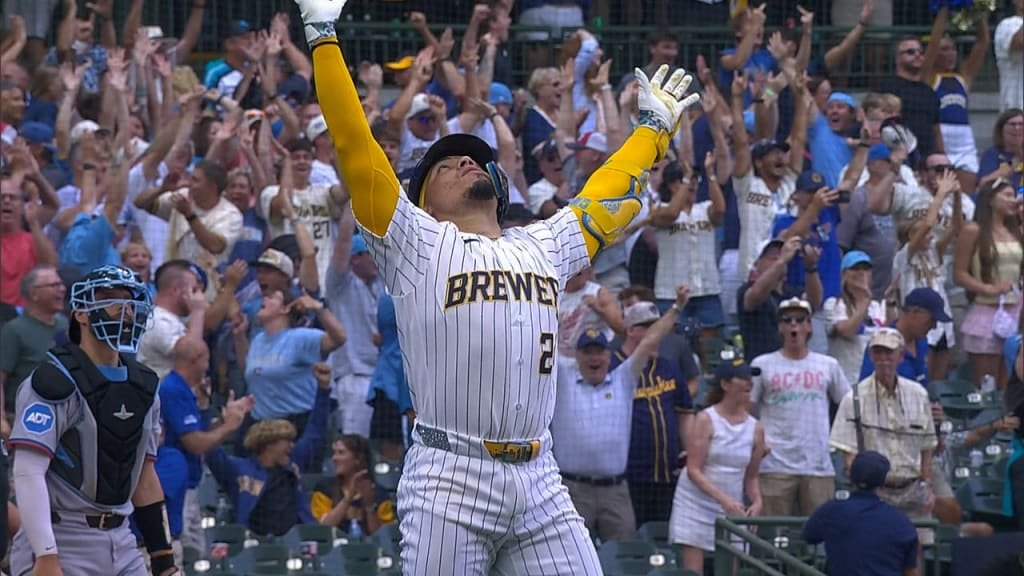 William Contreras lidera victoria de los Cerveceros con jonrón en partido contra Marlins