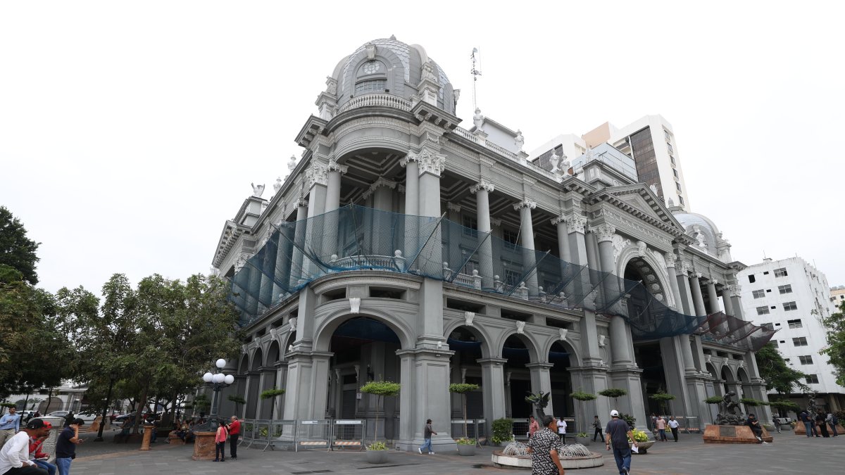 Secretario del Concejo Municipal de Guayaquil renuncia por motivos de salud