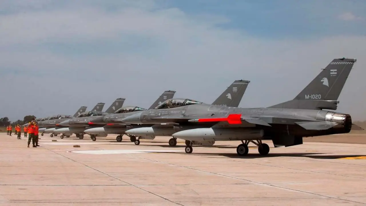 La Fuerza Aérea Argentina enfrenta una crisis operativa por déficit presupuestario pese a la adquisición de F-16