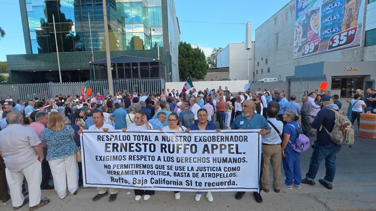 Protesta en Tijuana por la libertad del exgobernador Ernesto 'N'