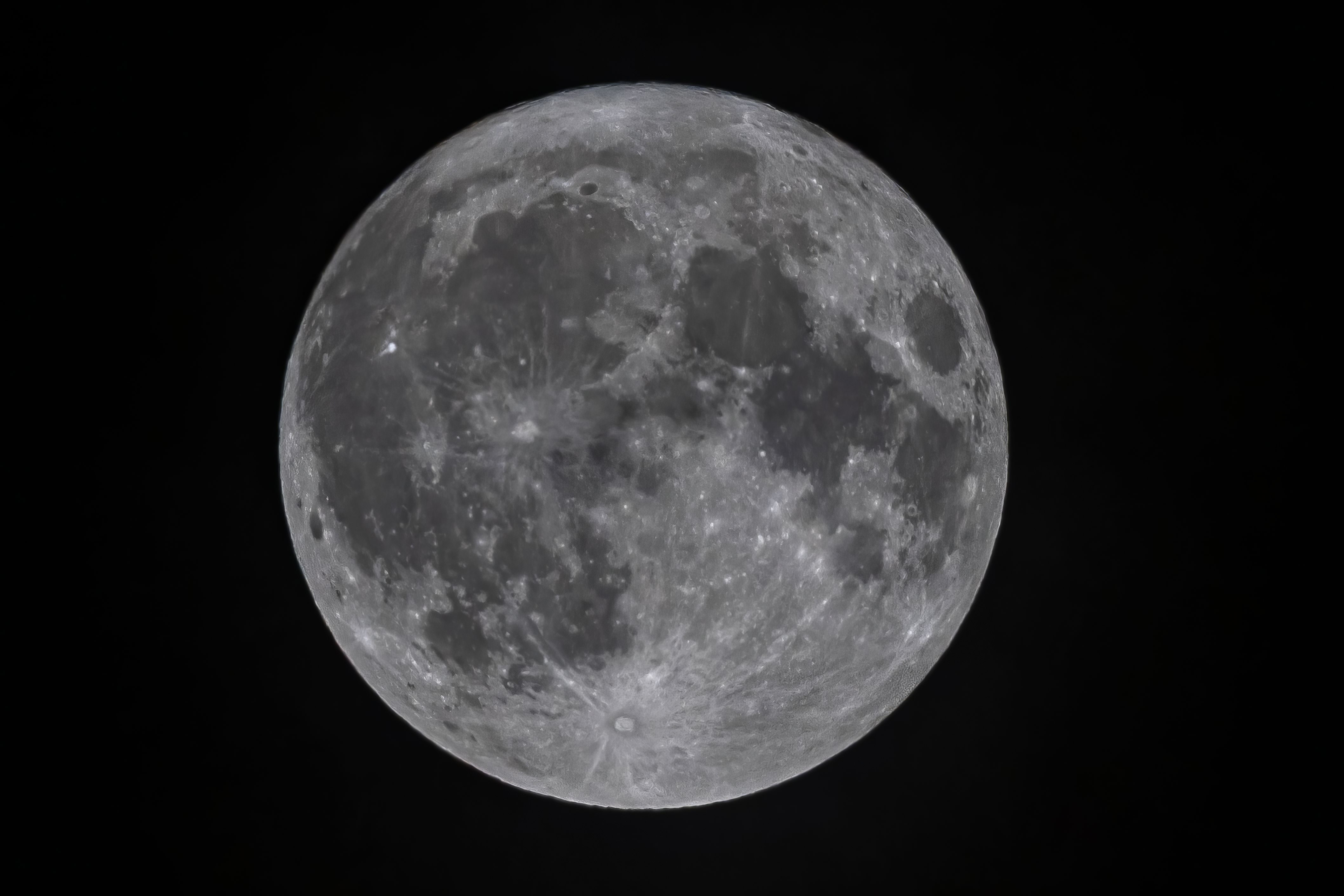 Fragmento de cohete SpaceX podría impactar la Luna el 5 de agosto: análisis científico