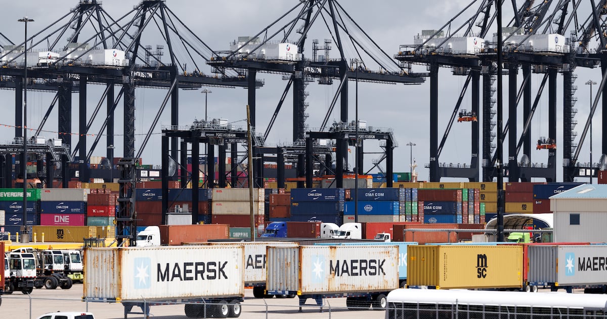 México impone aranceles a importaciones chinas y asiáticas para fortalecer producción nacional
