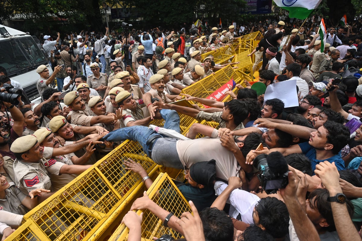 India's 'Cockroach' Protest Movement Gains Momentum Amid Police Crackdown