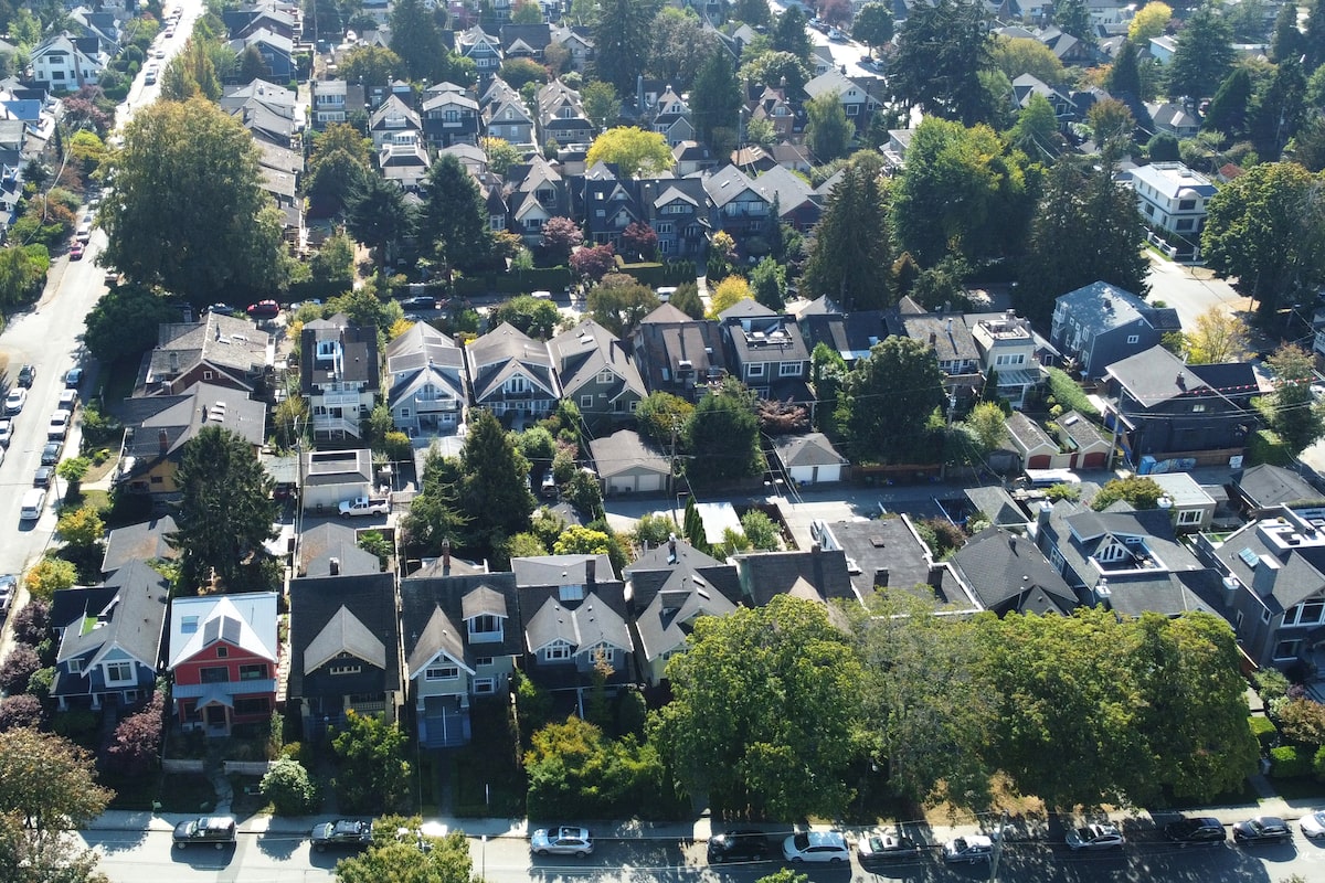 Canada’s Housing Construction Outlook: Challenges and Projections for 2028