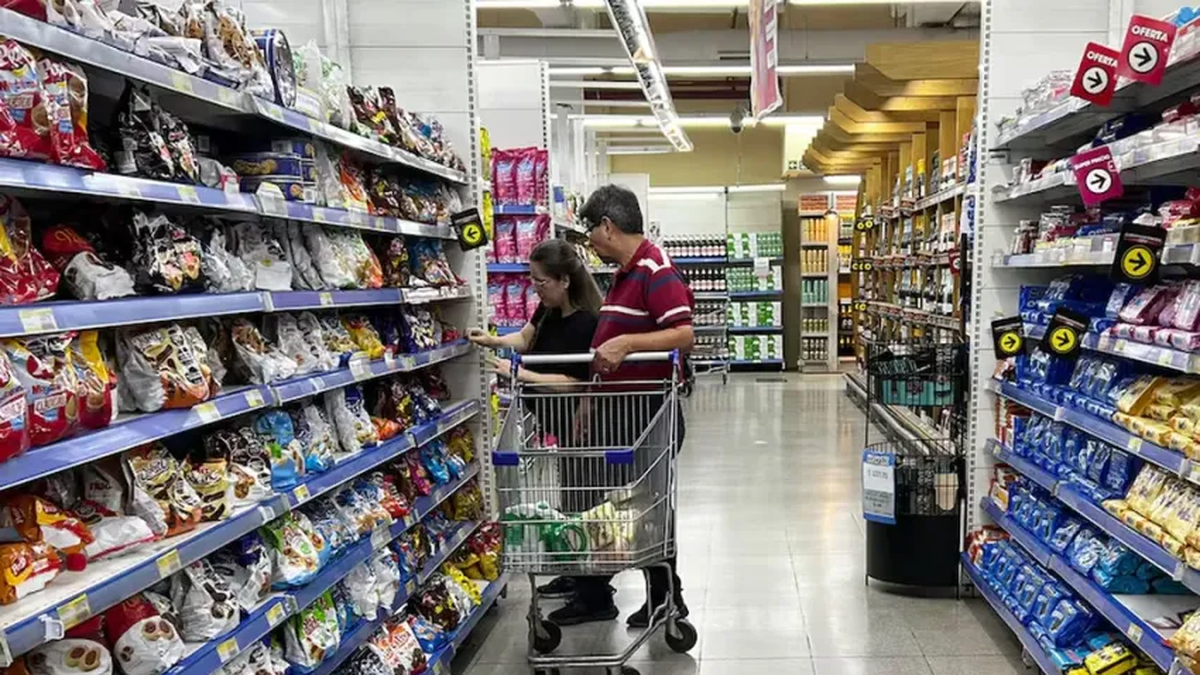 Mass Consumption Declines in Argentina