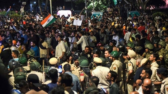 Delhi University Advises Students to Avoid Protests at Jantar Mantar Amid Legal Concerns