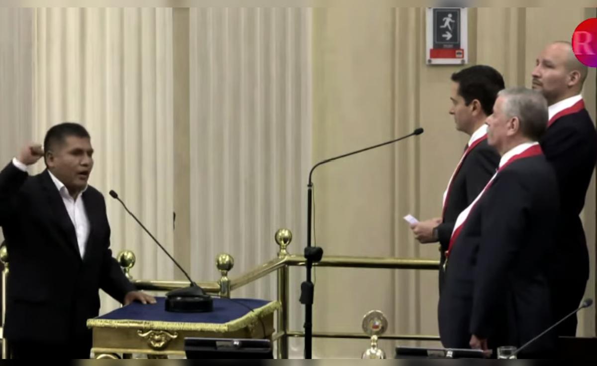 Jaime Quito juró como senador con un discurso contra las leyes de impunidad y rechazó participar en la foto oficial
