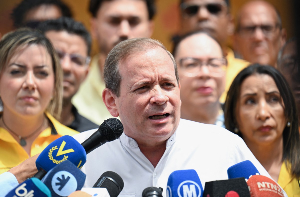 Venezuela's Solidarity Amid Ongoing Recovery from La Guaira Earthquakes